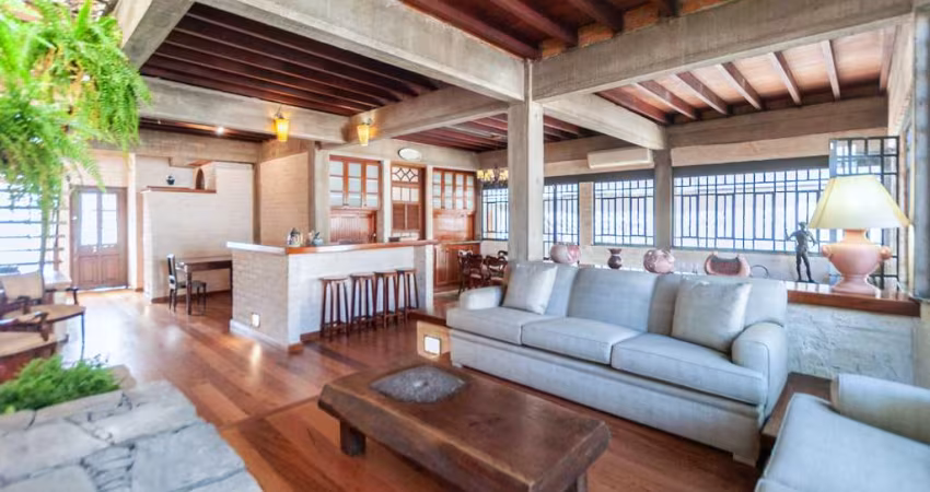 Casa tipo para venda com 3 quartos, sendo 1 suíte, 230m²