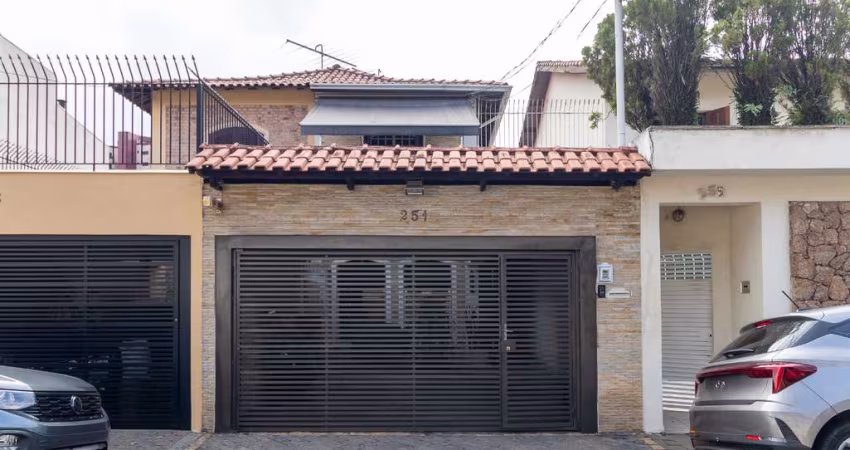 Casa tipo para venda com 3 quartos, sendo 1 suíte, 357m²