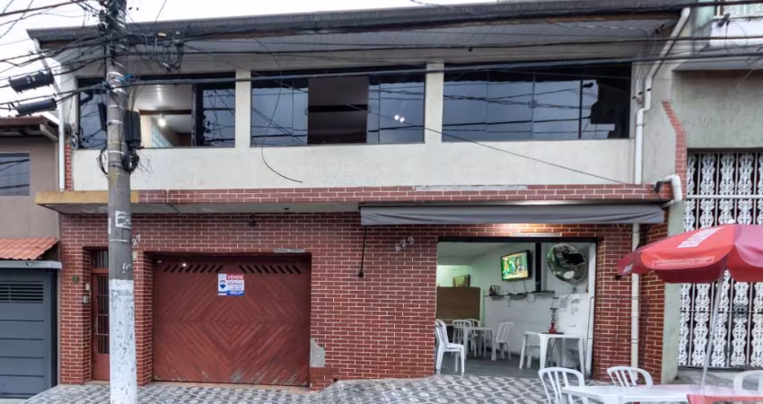 Casa tipo para venda com 4 quartos, sendo 2 suítes, 250m²