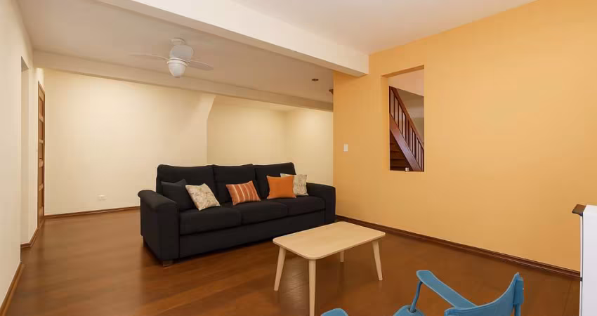 Casa de vila para venda com 5 quartos, sendo 2 suítes, 199m²