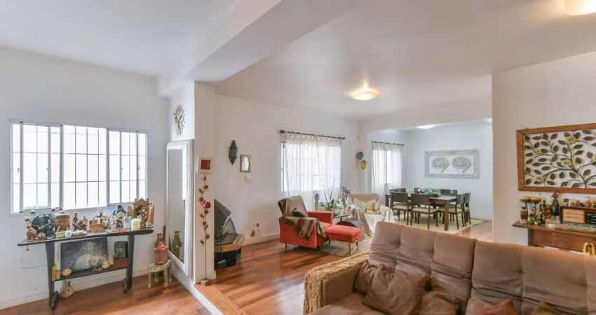 Sobrado para venda com 5 quartos, sendo 3 suítes, 425m²