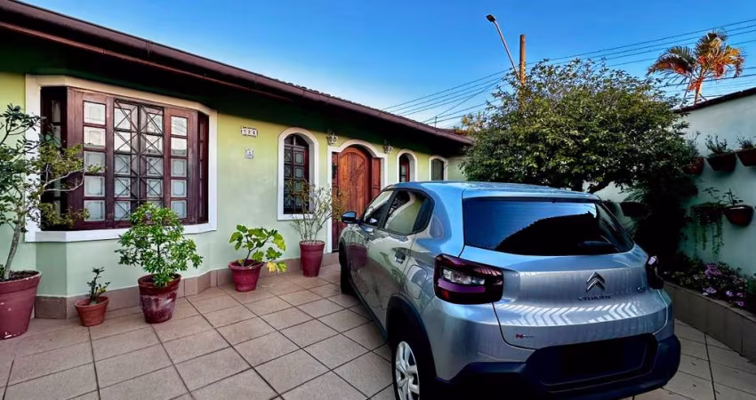 Casa tipo para venda com 3 quartos, sendo 1 suíte, 118m²