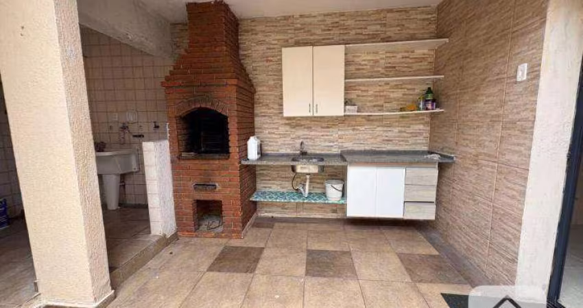 Sobrado com 3 dormitórios para alugar, 160 m² por R$ 4.700/mês - Vila Sônia - São Paulo/SP