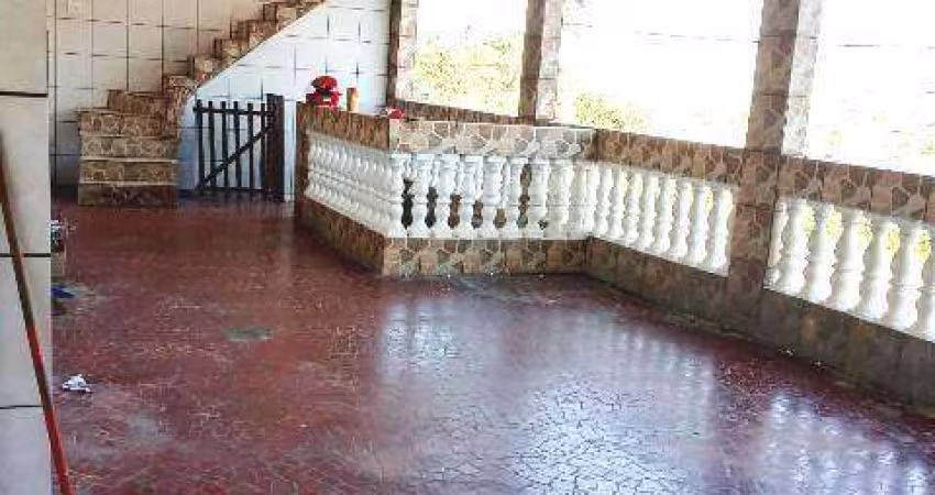 Casa espaçosa a somente 7 minutos do metrô Vila Sônia