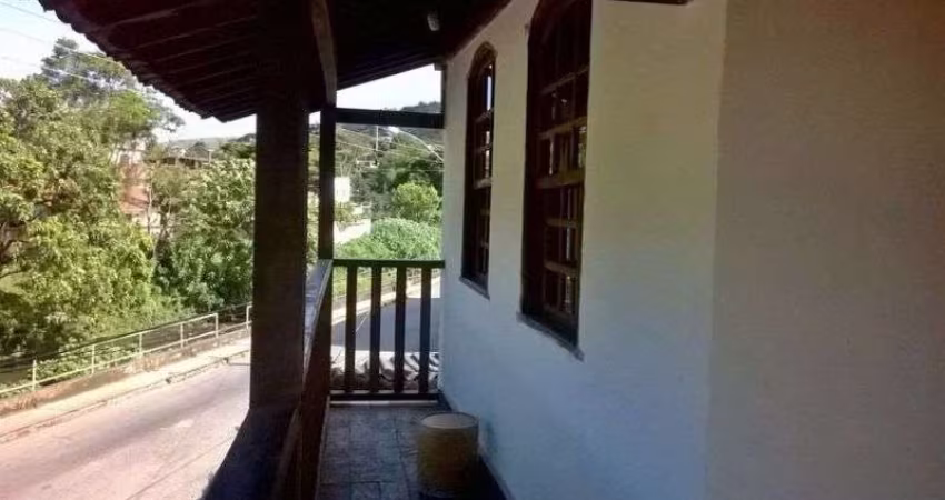 Casa com 4 dormitórios à venda, 220 m² por R$ 650.000,00 - Centro - Sabará/MG