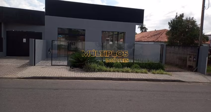 Excelente Ponto Comercial para Locação em Curitiba-PR, Bairro Uberaba: 2 Banheiros, 120m² de Área!