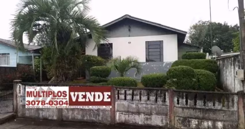 Casa para locação no centro de palmeira-pr: 2 quartos, 1 sala, 2 vagas de garagem, 60m² de área.