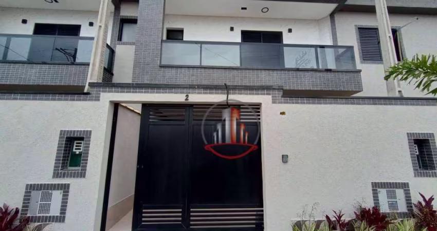 Sobrado com 2 dormitórios à venda, 79 m² por R$ 468.000,00 - Maracanã - Praia Grande/SP