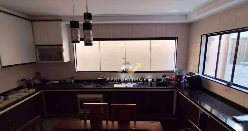 Sobrado com 2 dormitórios à venda, 191 m² por R$ 575.000,00 - Parque Gerassi - Santo André/SP