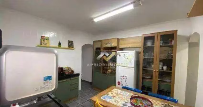 Casa com 3 dormitórios à venda, 194 m² por R$ 470.000,00 - Parque Gerassi - Santo André/SP