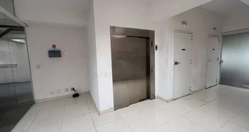 Sala para alugar, 89 m² em condomínio com elevador.