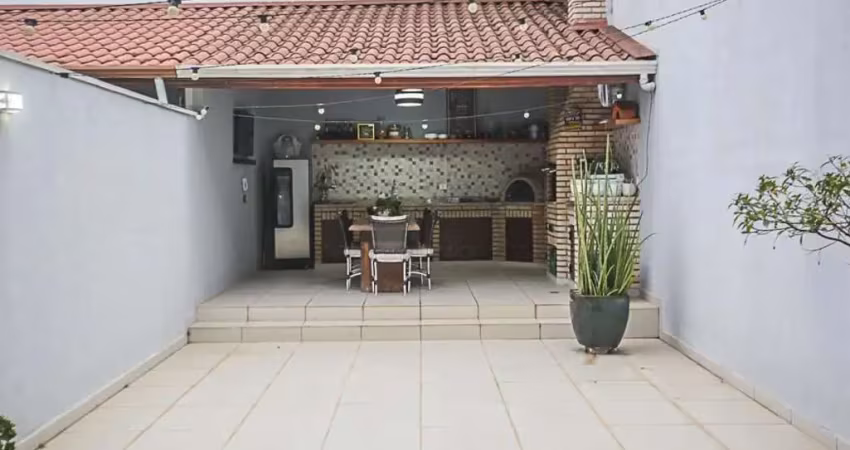 Sobrado com 04 dormitórios e 02 suítes, com 04 vagas na nova petrópolis, santo andre/sp