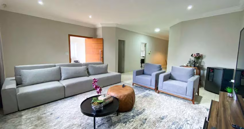 Casa - Padrão, para Venda em Uberlândia/MG