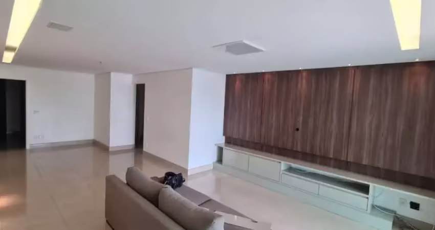 Apartamento - Padrão, para Venda em Uberlândia/MG