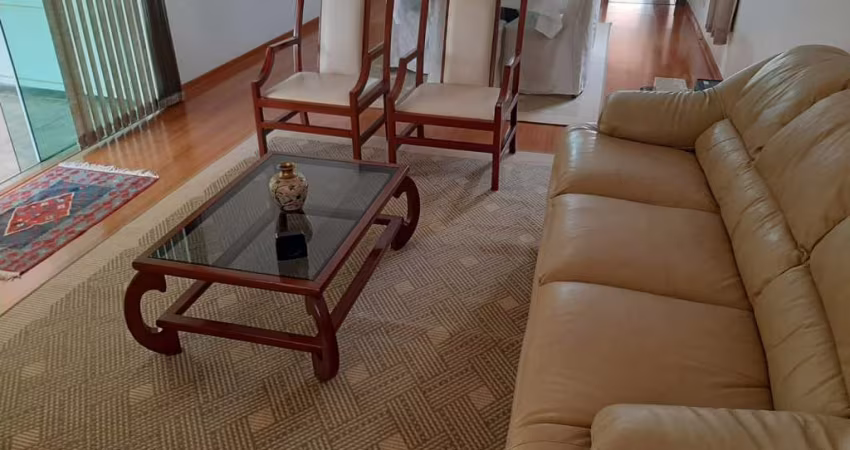 Casa - Padrão, para Venda em Uberlândia/MG