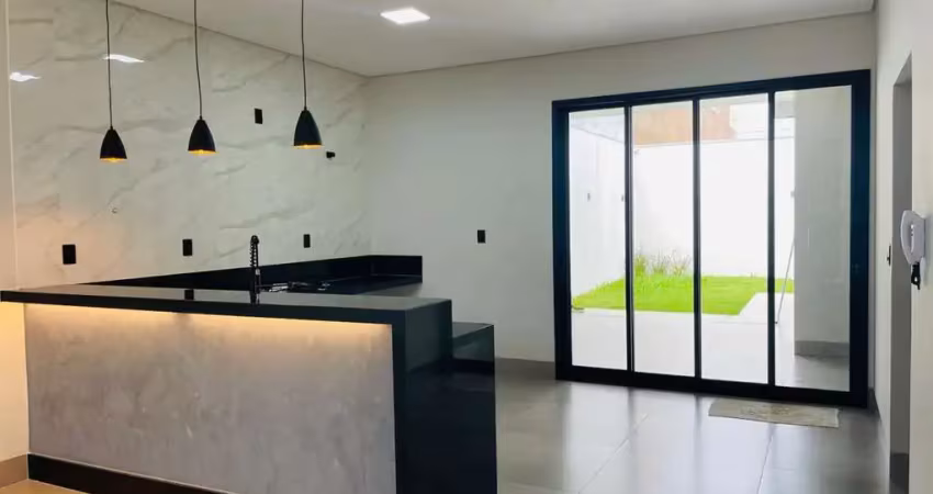 Casa - Padrão, para Venda em Uberlândia/MG
