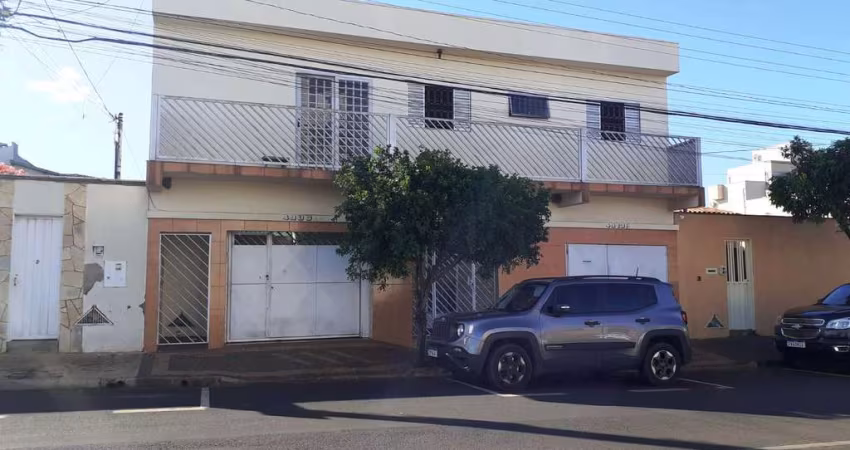 Casa - Sobrado Padrão, para Venda em Uberlândia/MG