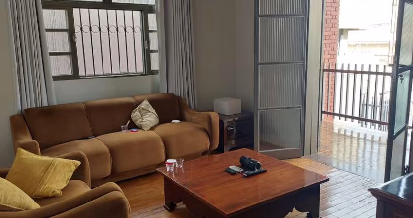 Comercial - Casa, para Venda em Uberlândia/MG