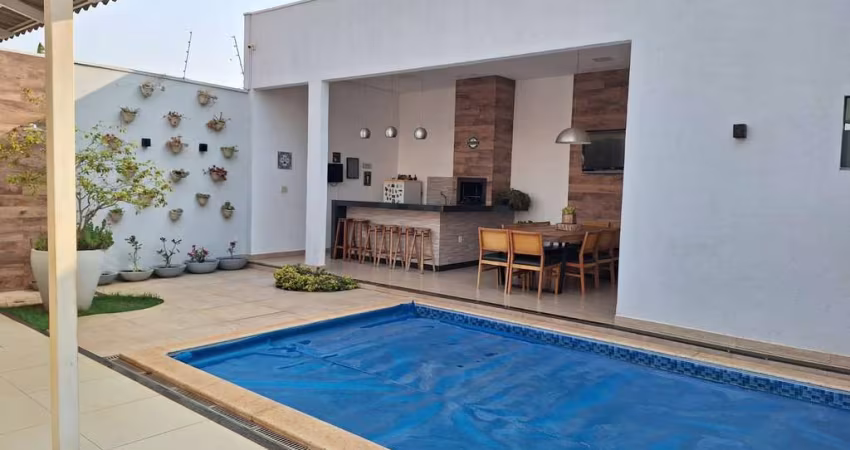 Casa - Padrão, para Venda em Uberlândia/MG