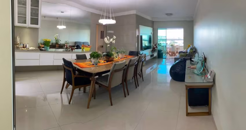 Apartamento - Padrão, para Venda em Uberlândia/MG