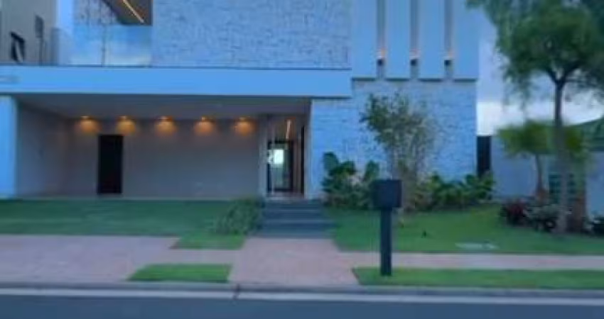 Casa - Sobrado em condomínio, para Venda em Uberlândia/MG