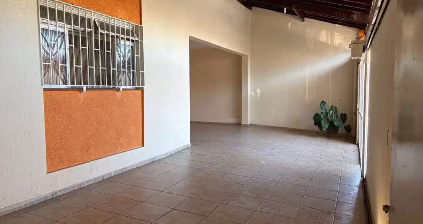 Casa - Padrão, para Venda em Uberlândia/MG