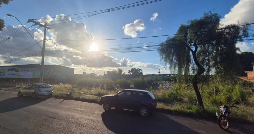 Terreno - Comercial, para Venda em Uberlândia/MG