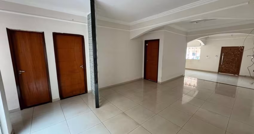 Casa - Padrão, para Venda em Uberlândia/MG