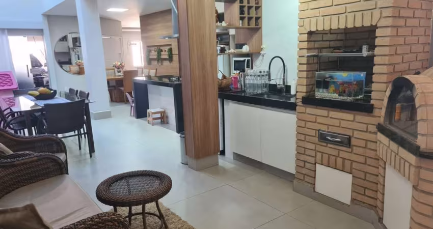 Casa - Padrão, para Venda em Uberlândia/MG
