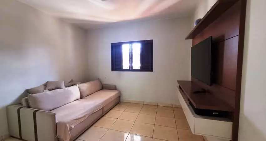 Casa - Padrão, para Venda em Uberlândia/MG