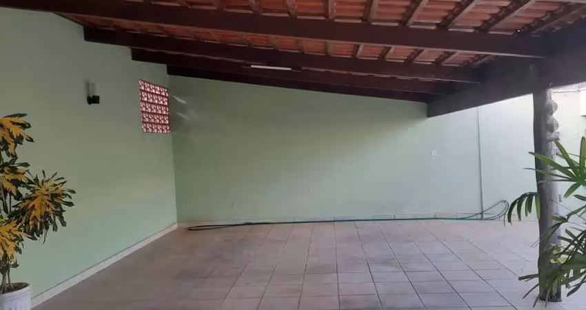 Casa com 3 quartos à venda no Custódio Pereira, Uberlândia 