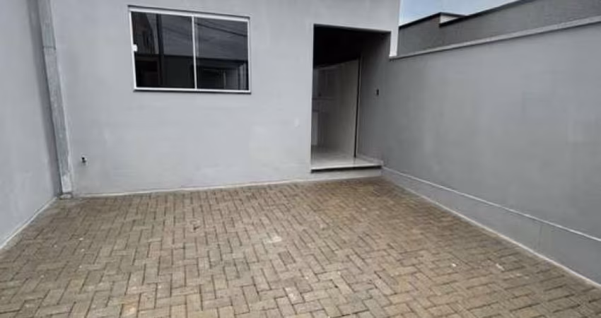 Casa com 2 dormitórios à venda, 64 m² por R$ 320.000,00 - Parque Real - Pouso Alegre/MG
