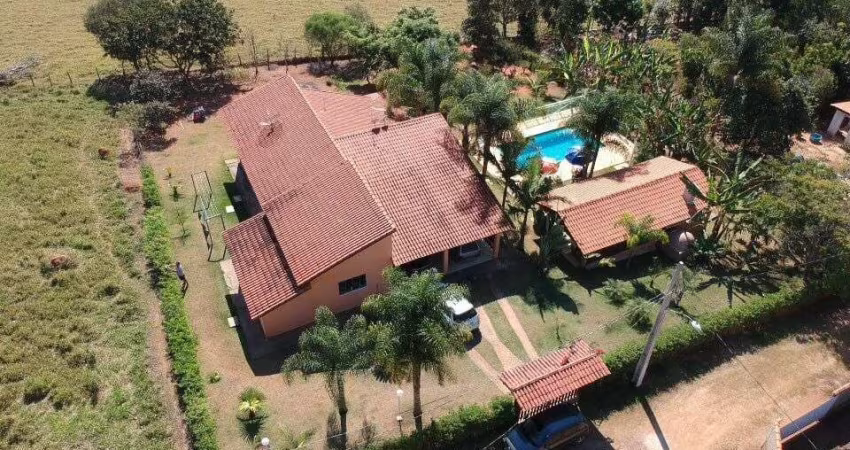 Chácara com 3 dormitórios à venda, 2000 m² por R$ 1.120.000,00 - Afonsos - Pouso Alegre/MG