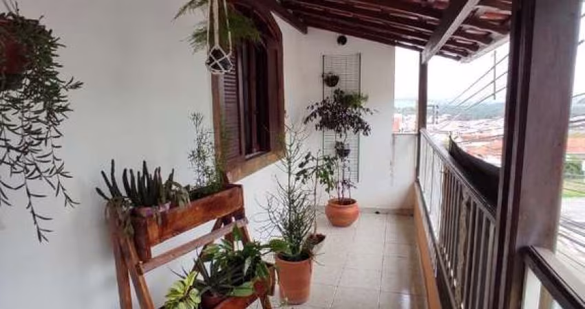 Casa com 3 dormitórios à venda, 157 m² por R$ 550.000,00 - Jardim Aureliano - Pouso Alegre/MG