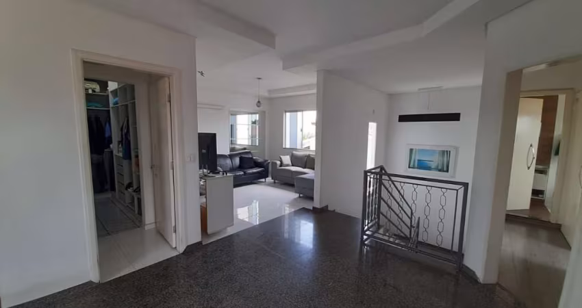Apartamento com 2 dormitórios à venda, 140 m² por R$ 700.000 - Santa Filomena - Pouso Alegre/MG