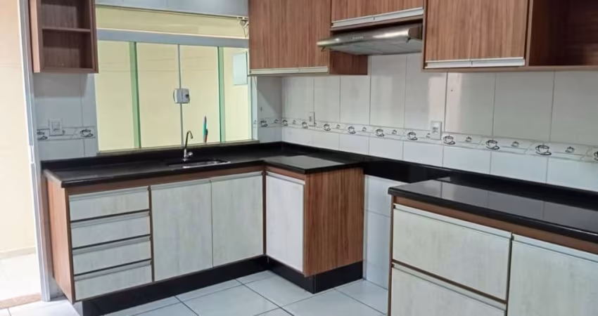 Casa com 2 dormitórios à venda, 145 m² por R$ 525.000,00 - Faisqueira - Pouso Alegre/MG