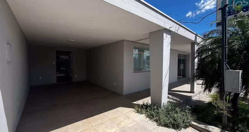 Casa Comercial com 3 dormitórios à venda, 280 m² por R$ 1.800.000 - Centro - Pouso Alegre/MG