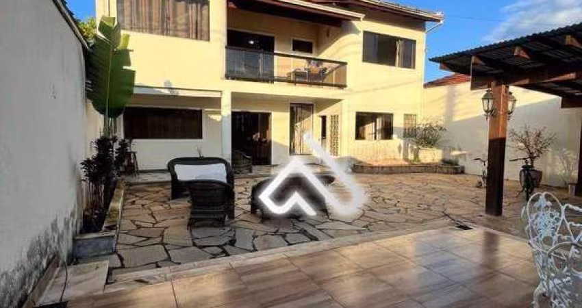 Casa com 3 dormitórios à venda, 236 m² por R$ 1.100.000,00 - Jardim Mariosa - Pouso Alegre/MG