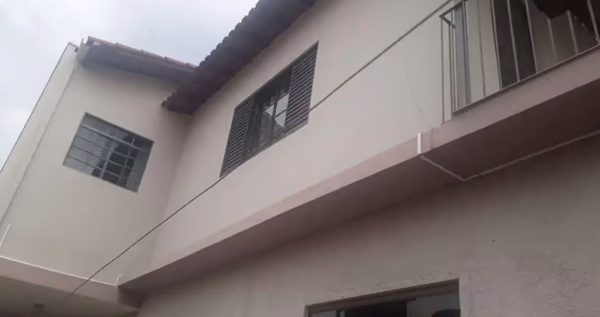 Casa com 3 dormitórios à venda, 187 m² por r$ 650.000,00 - saúde - pouso alegre/mg