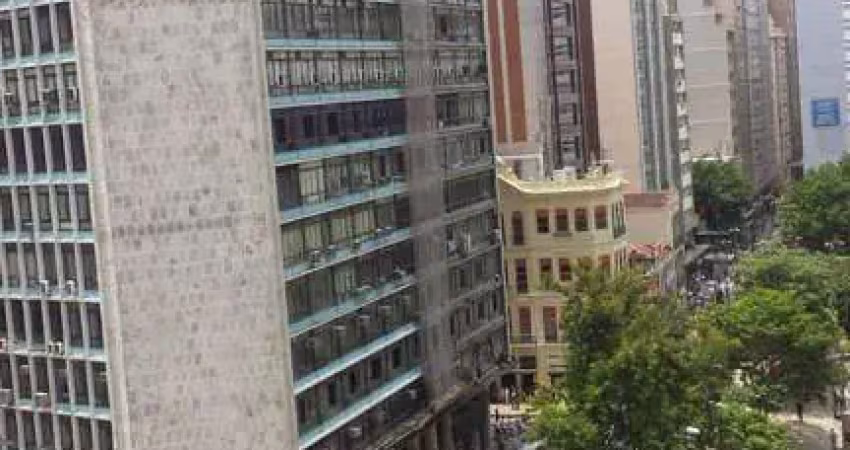 Ótima sala comercial (8° andar), no edifício central ao lado do metrô largo da carioca