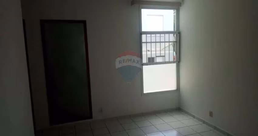 Apartamento em Condomínio Fechado com 02 dormitórios 01 banheiro 01 vaga coberta térreo