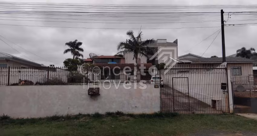 Residência com amplo Terreno - Contorno