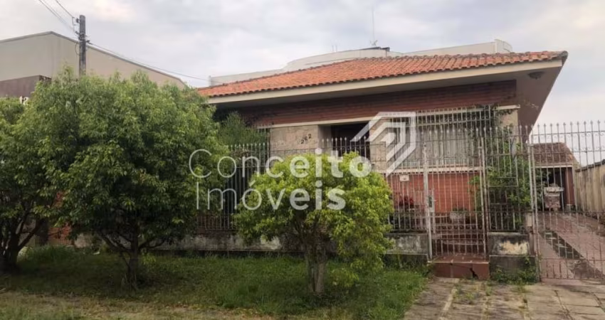 Residência com amplo Terreno - Jardim Carvalho