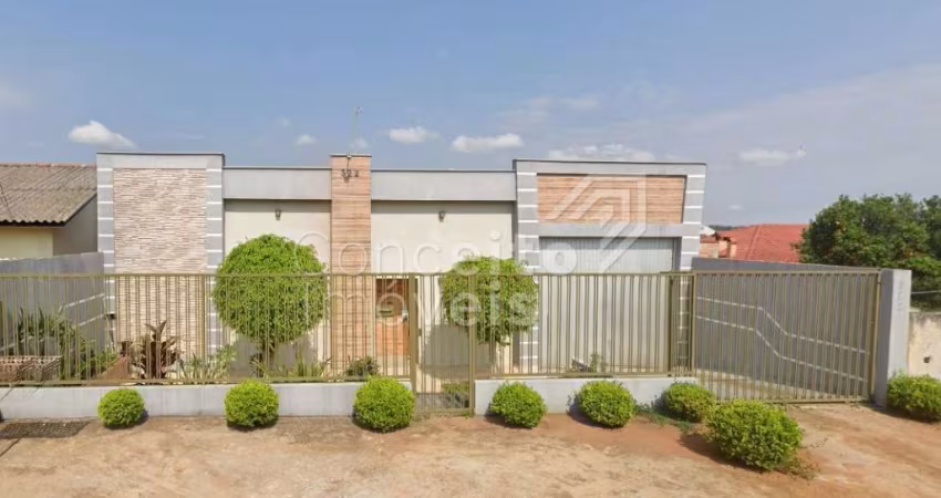 Residência Térrea com Piscina - Uvaranas