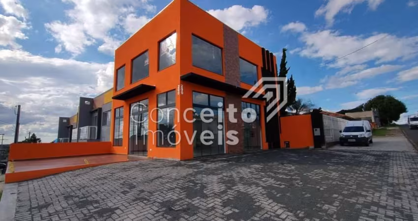 Loja / Ponto Comercial de Esquina com Estacionamento - Neves
