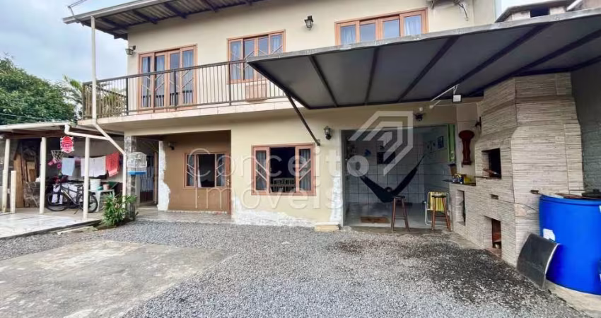 Propriedade com 2 casas independentes - Joinville/SC 450 m²