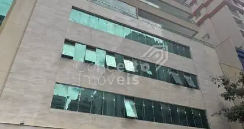 Apartamento com 13 quartos à venda na Rua 250, 335, Meia Praia, Itapema