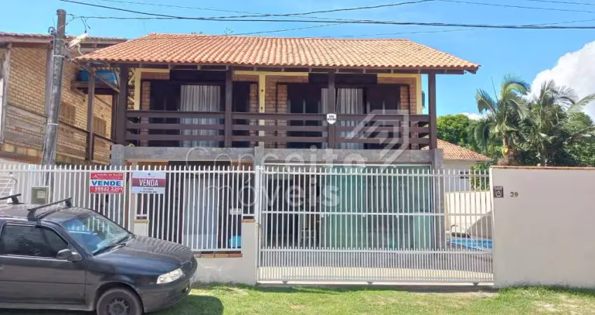Casa com 2 quartos à venda na Rua Rio Negrinho, 39, Centro, Balneário Piçarras