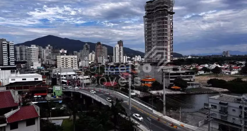 Apartamento com 3 quartos à venda na Rua 319, 335, Meia Praia, Itapema
