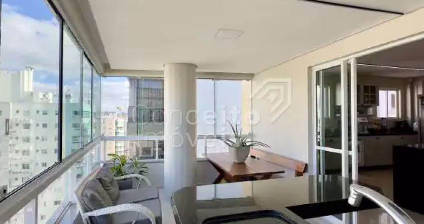 Apartamento com 5 quartos à venda na Rua Duzentos e Vinte e Seis, 220, Meia Praia, Itapema